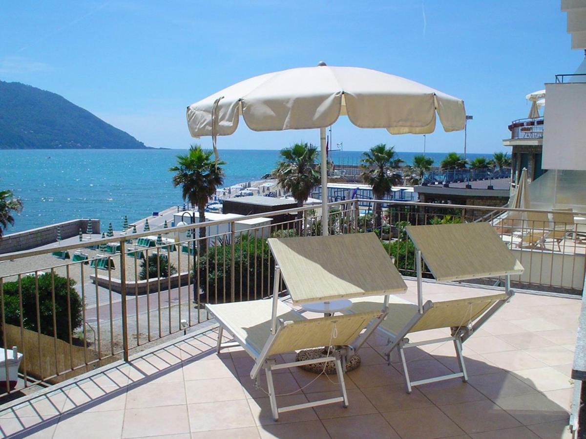 Hotel Elena Recco Exterior photo